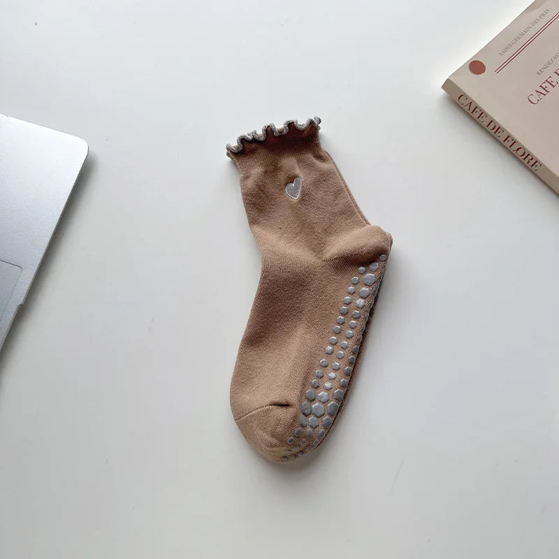 Heartline Grip Crew Socks — 3-Pair Pack — Brown